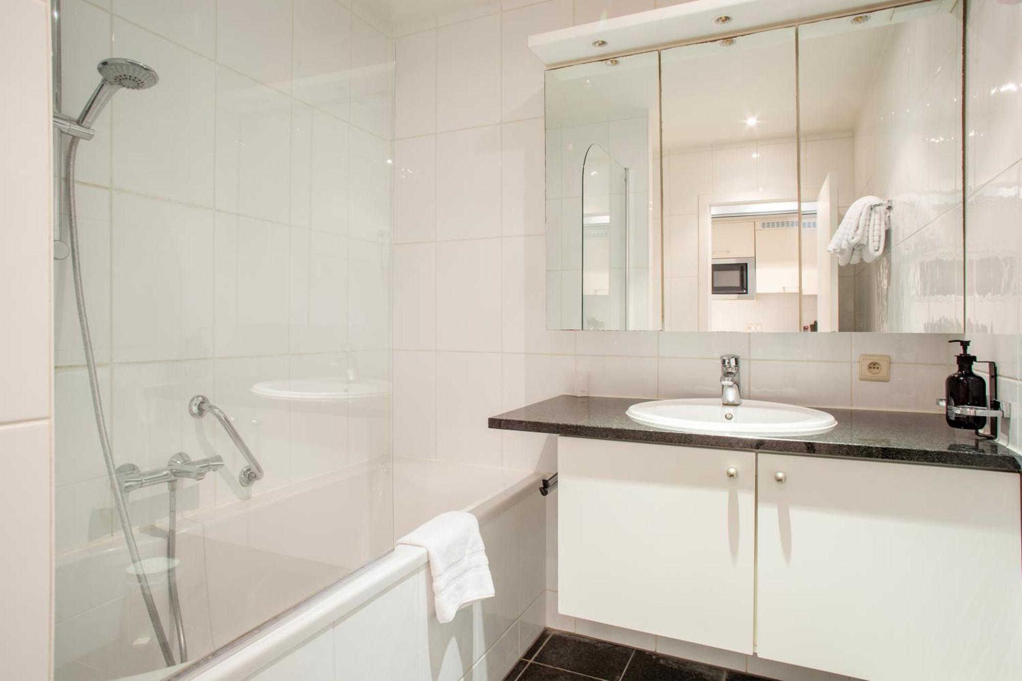 Etterbeek Diamant Suites Brussels Eu מראה חיצוני תמונה