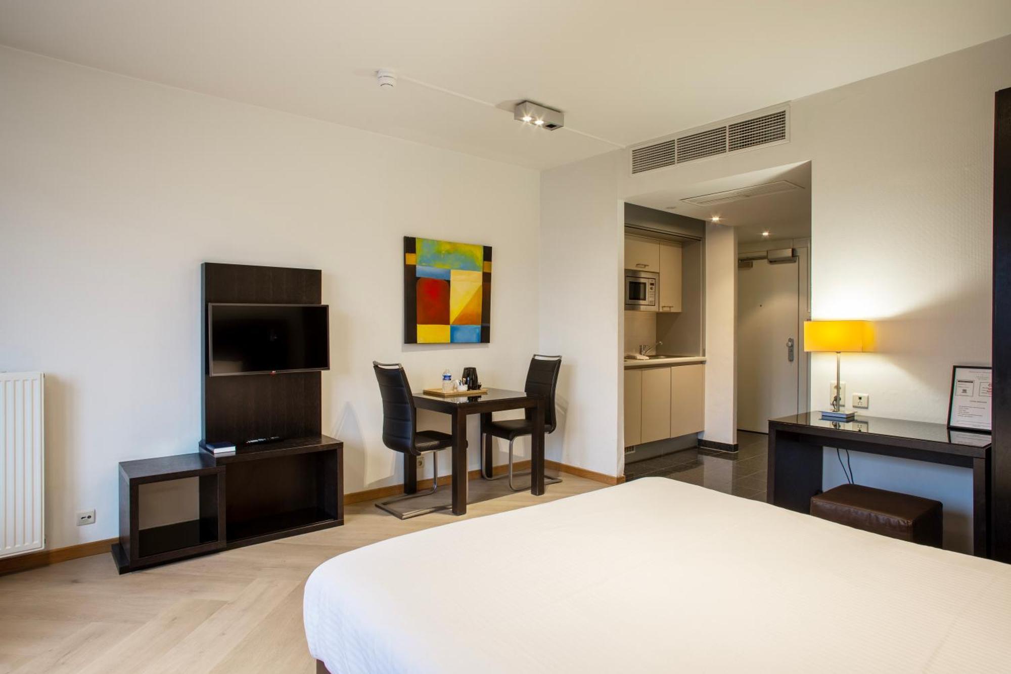 Etterbeek Diamant Suites Brussels Eu מראה חיצוני תמונה