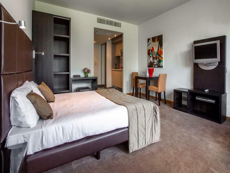 Etterbeek Diamant Suites Brussels Eu מראה חיצוני תמונה