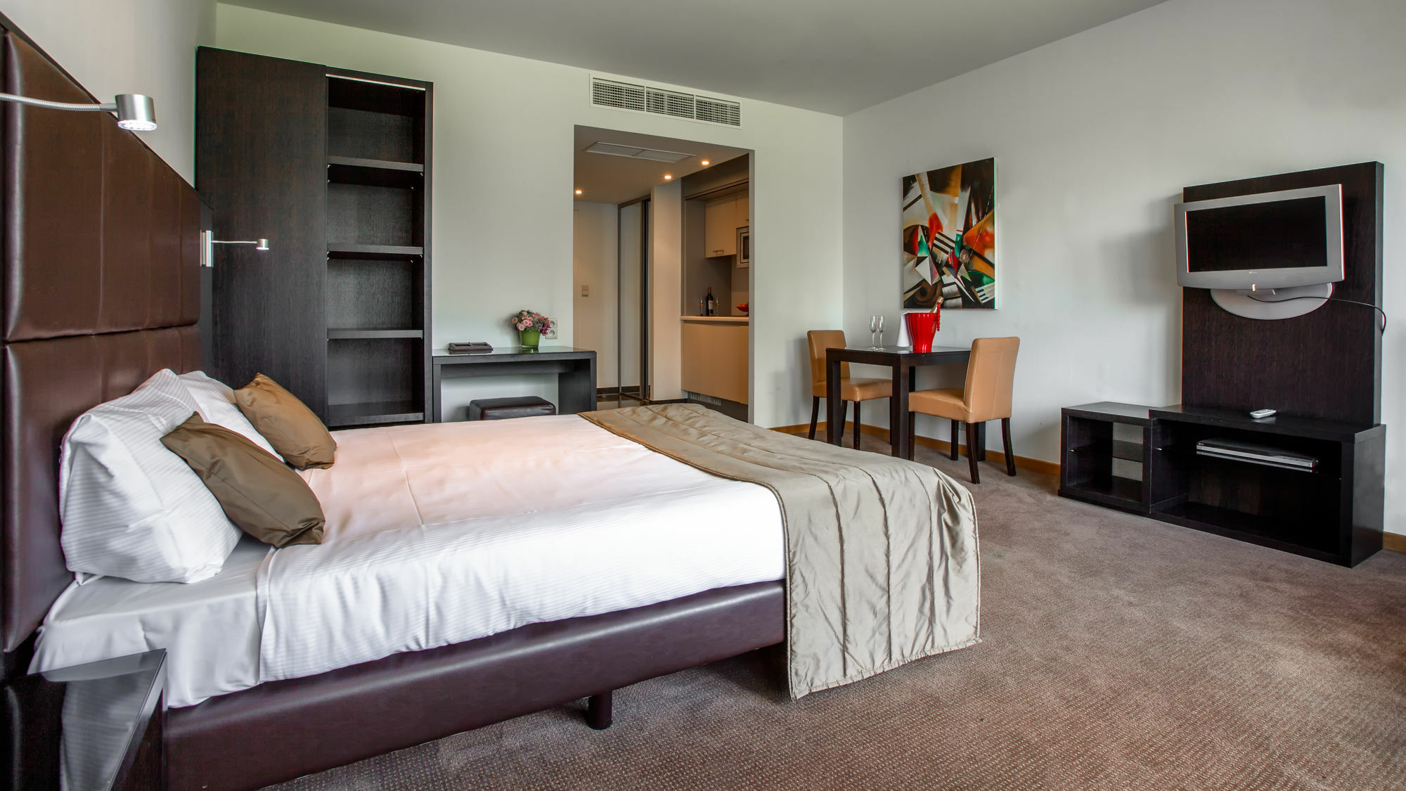 Etterbeek Diamant Suites Brussels Eu מראה חיצוני תמונה